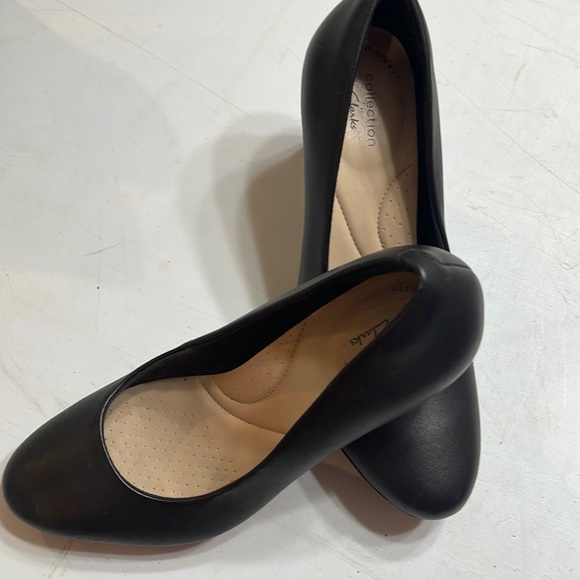 Worn once Clark’s heels - Picture 1 of 2